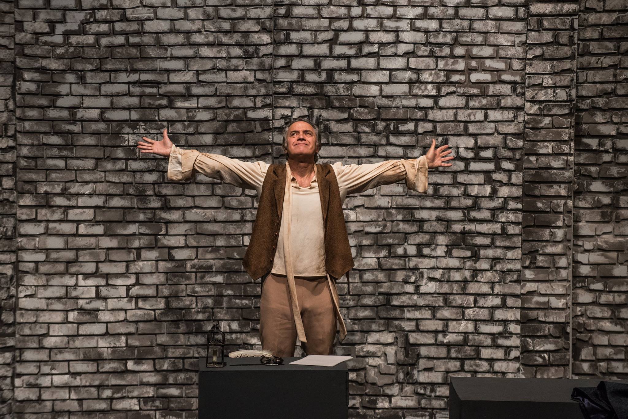 <span  class="uc_style_uc_tiles_grid_image_elementor_uc_items_attribute_title" style="color:#ffffff;">Ana Paula Rocha - Teatro - O último dia de um condenado - Dezembro 2017 - 003</span>