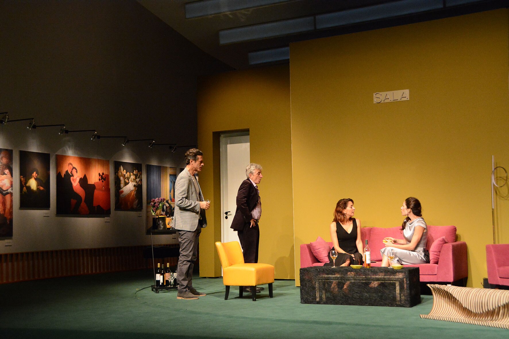<span  class="uc_style_uc_tiles_grid_image_elementor_uc_items_attribute_title" style="color:#ffffff;">Ana Paula Rocha - Teatro - A Mentira - Novembro 2018 - 003</span>