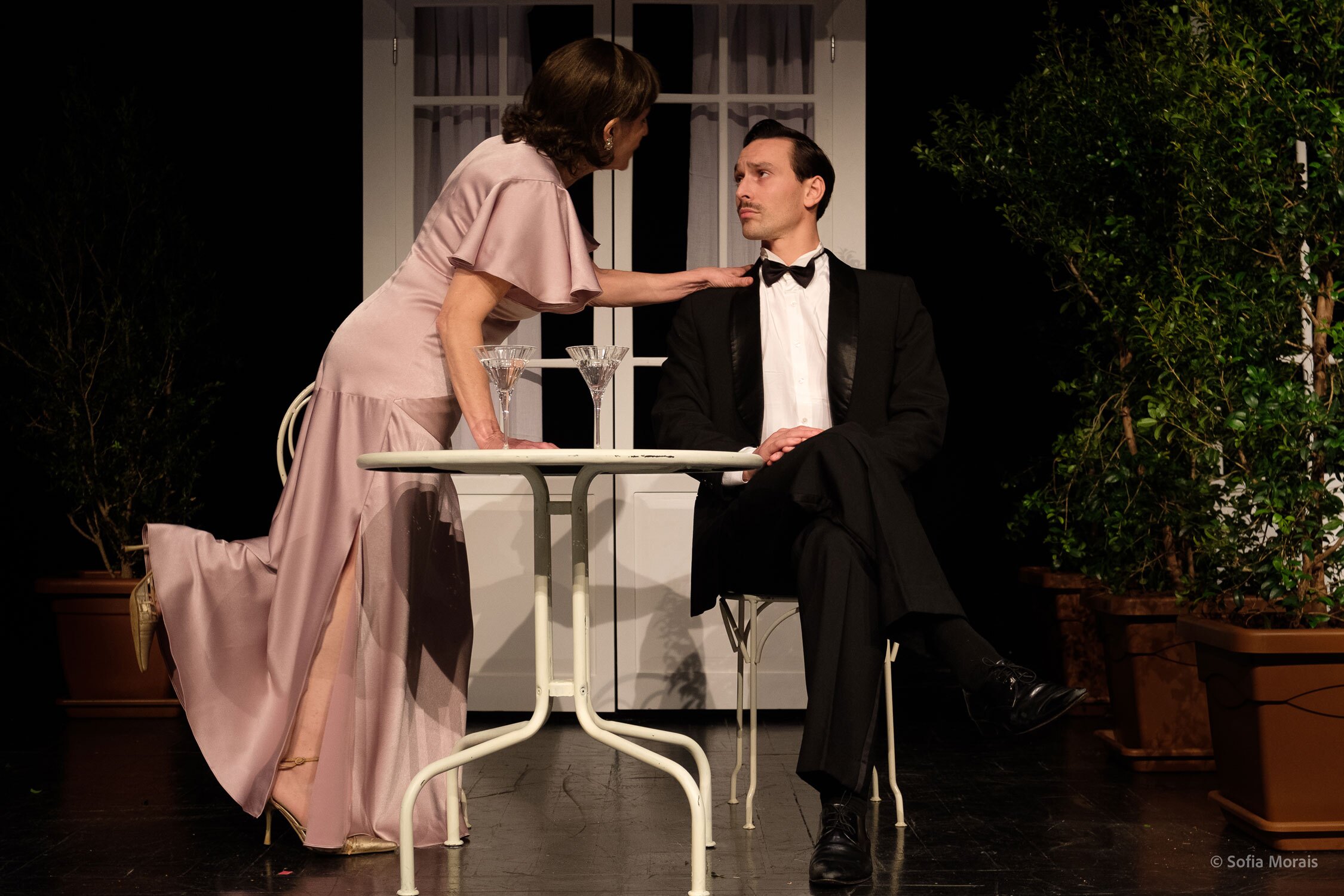 <span  class="uc_style_uc_tiles_grid_image_elementor_uc_items_attribute_title" style="color:#ffffff;">Ana Paula Rocha - Teatro - Private Lives - Janeiro 2019 - 002</span>